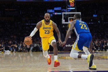 开云-周六竞彩篮球强档：湖人内忧外患 勇士全民皆兵